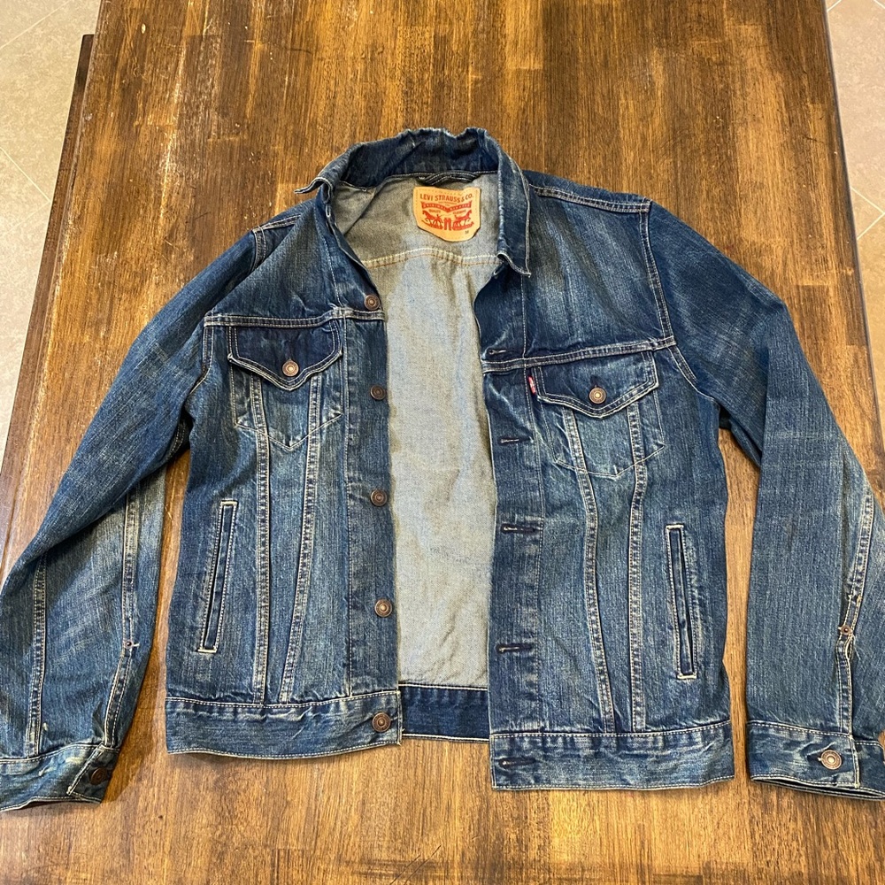 Levi's trucker jacket